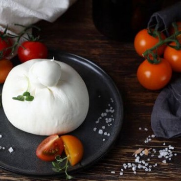 Ser Burrata – skąd pochodzi i jak go przechowywać?